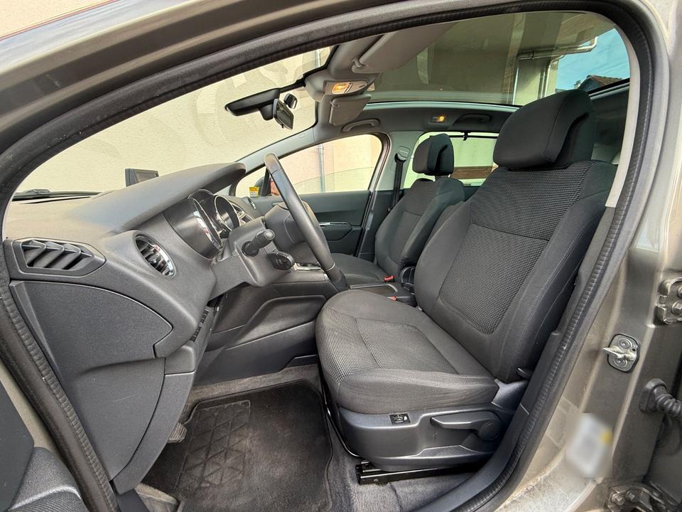 Peugeot 5008 2013 — photo 11