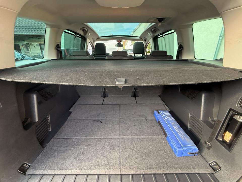 Peugeot 5008 2013 — photo 12