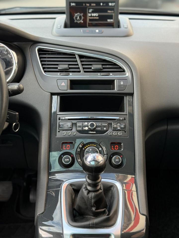 Peugeot 5008 2013 — photo 8