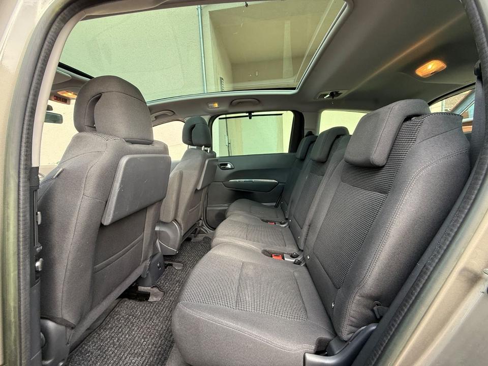 Peugeot 5008 2013 — photo 9