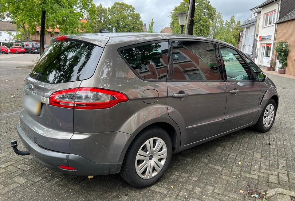 Ford S-Max 2011 — interior