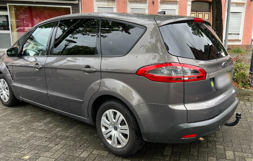 Ford S-Max 2011 — engine