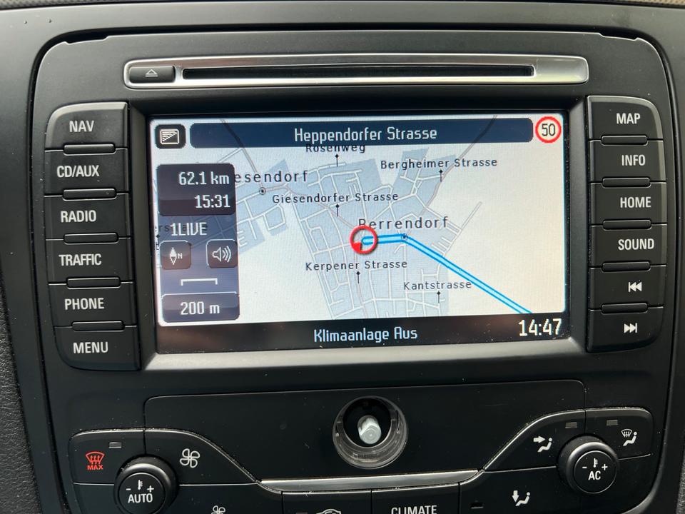 Ford S-Max 2011 — photo 8