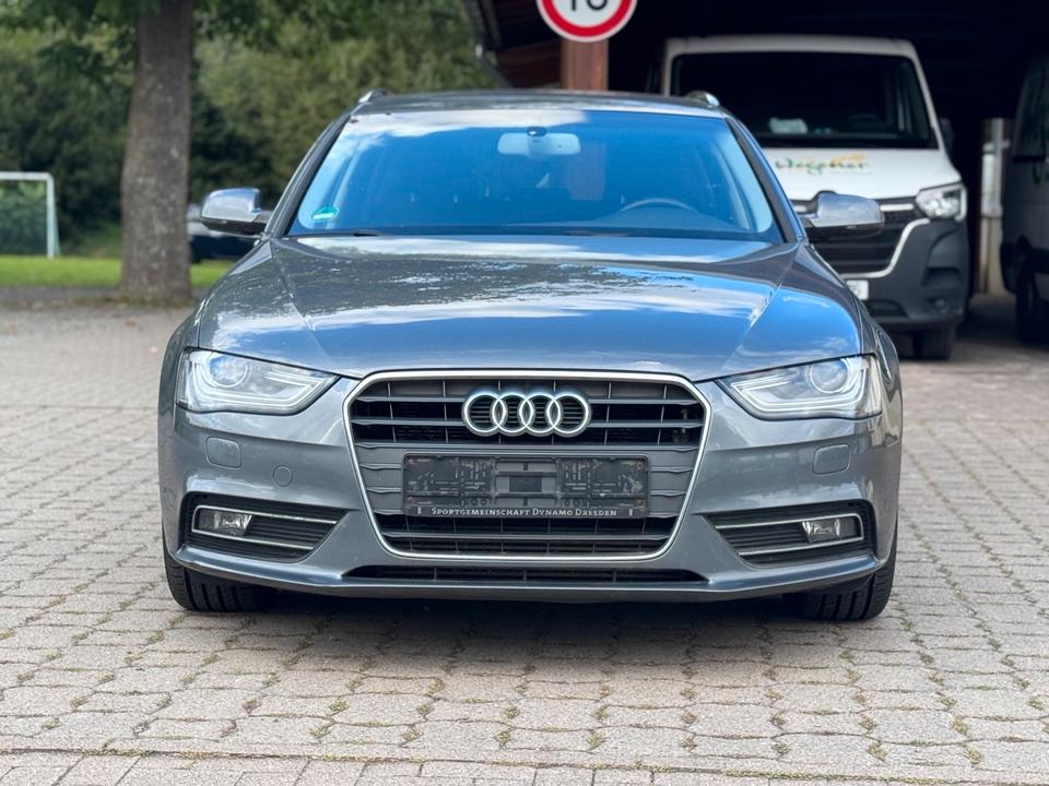 Audi A4 2012 — engine