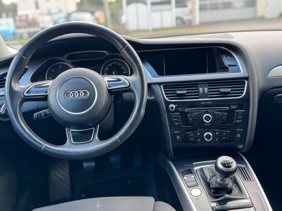Audi A4 2012 — photo 9