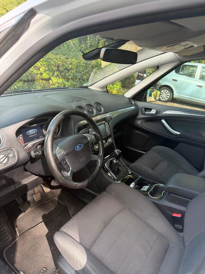 Ford S-Max 2010 — photo 11