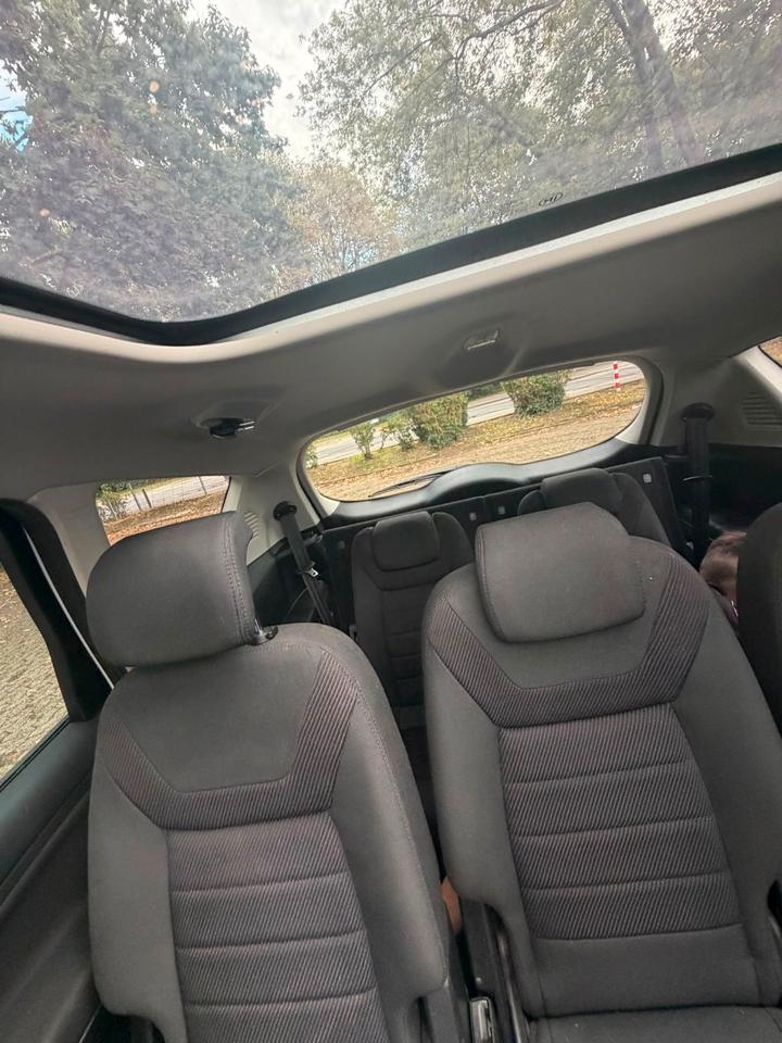 Ford S-Max 2010 — photo 8