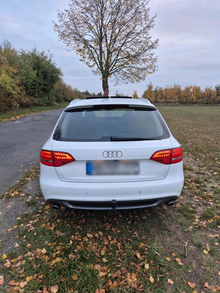 Audi A4 2011 — двигун