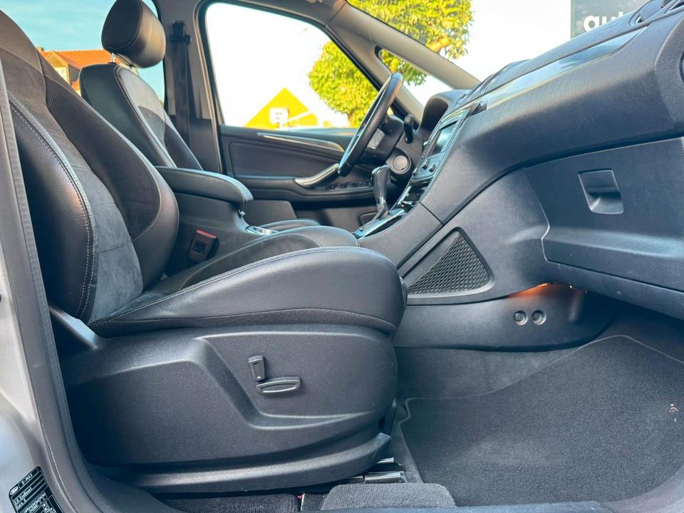 Ford S-Max 2013 — photo 10