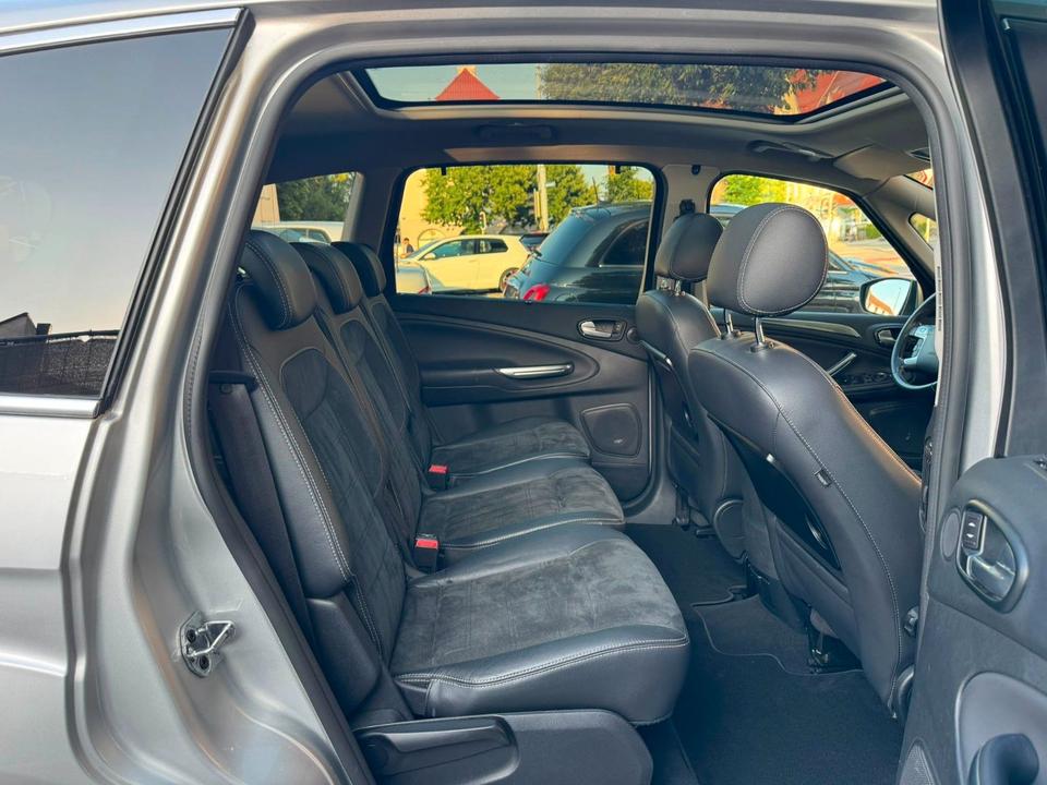 Ford S-Max 2013 — photo 14
