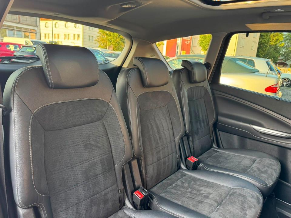 Ford S-Max 2013 — photo 19