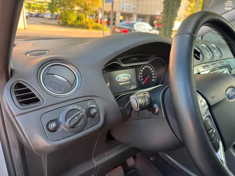 Ford S-Max 2013 — photo 22