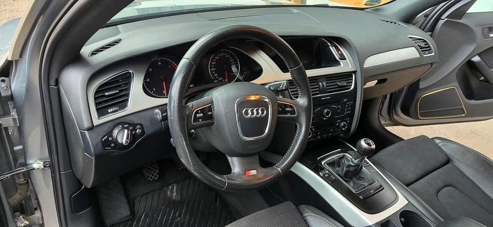 Audi A4 2010 — photo 17