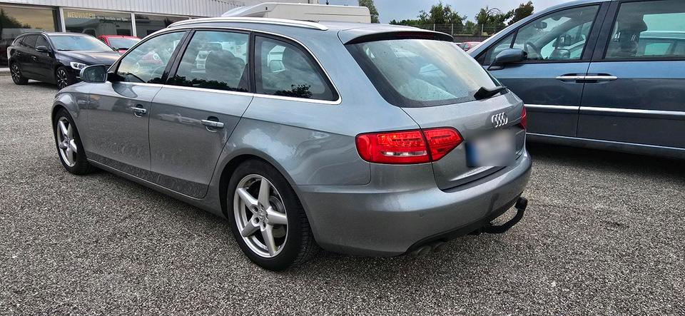 Audi A4 2010 — photo 5