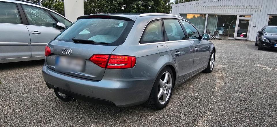 Audi A4 2010 — photo 6
