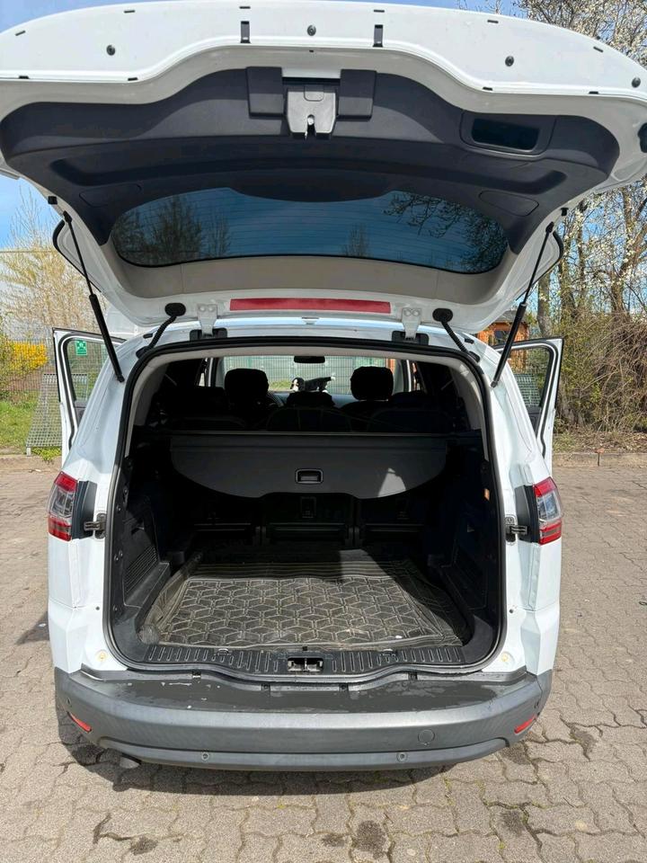 Ford S-Max 2013 — photo 7