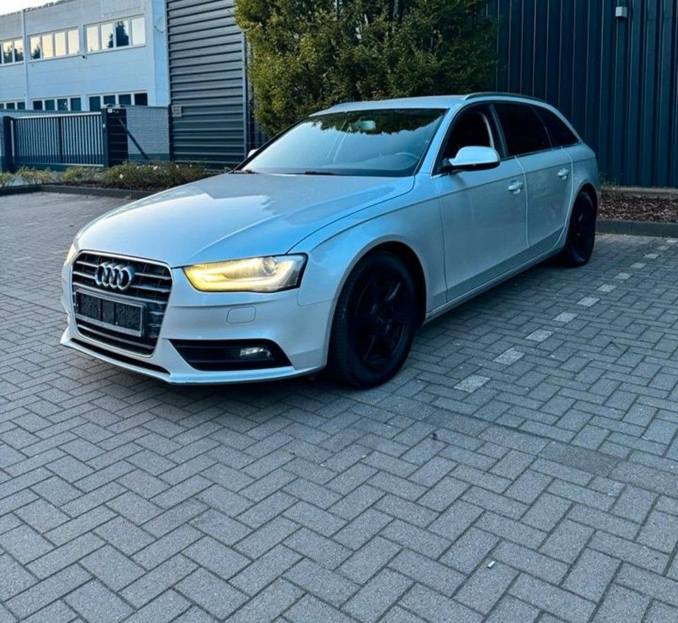 Audi A4 2014 — interior