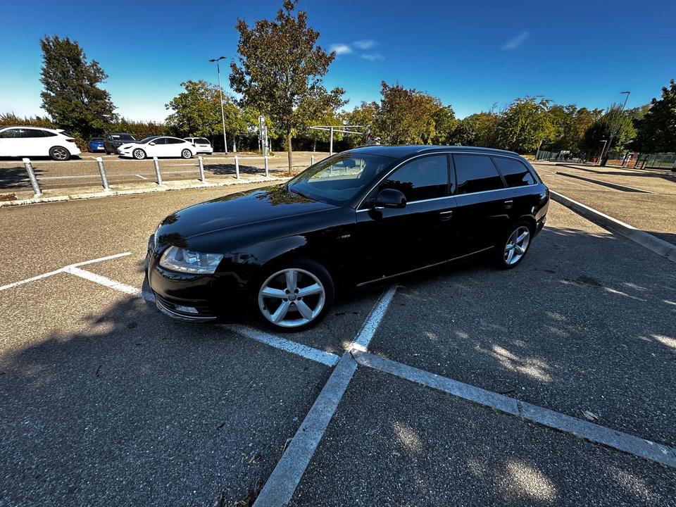 Audi A6 2010 — interior