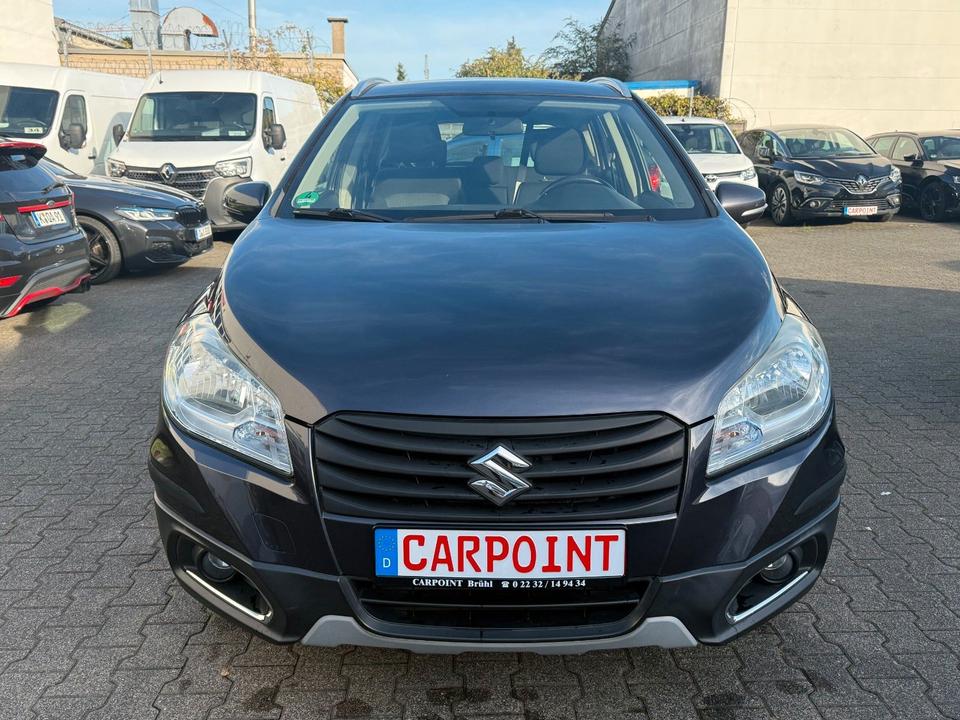 Suzuki SX4 2013 — rear view