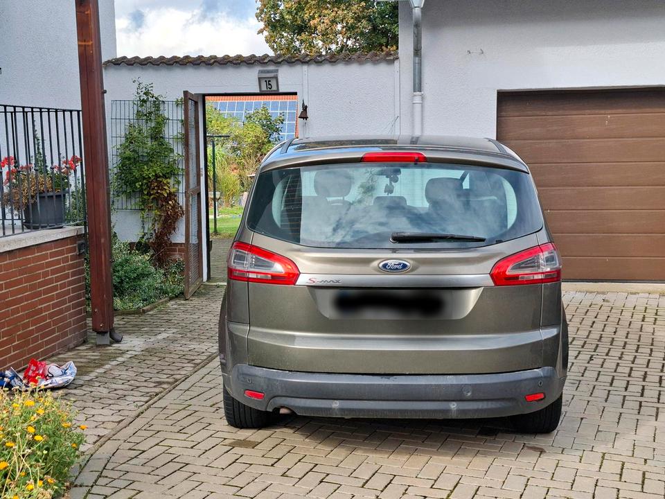 Ford S-Max 2012 — photo 10