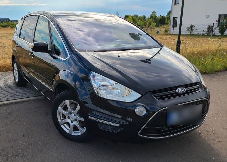 Ford S-Max 2010 — photo 11