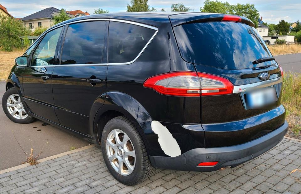 Ford S-Max 2010 — interior