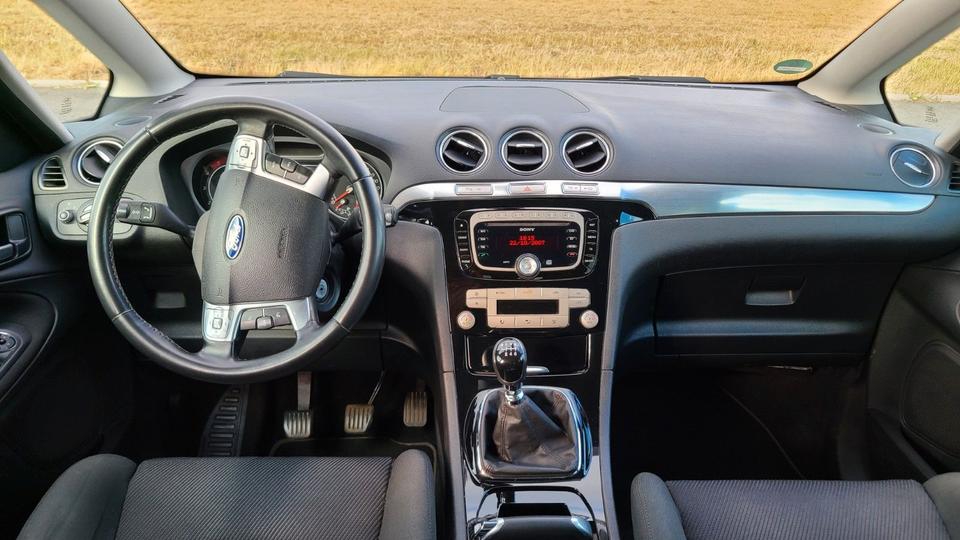 Ford S-Max 2010 — photo 9