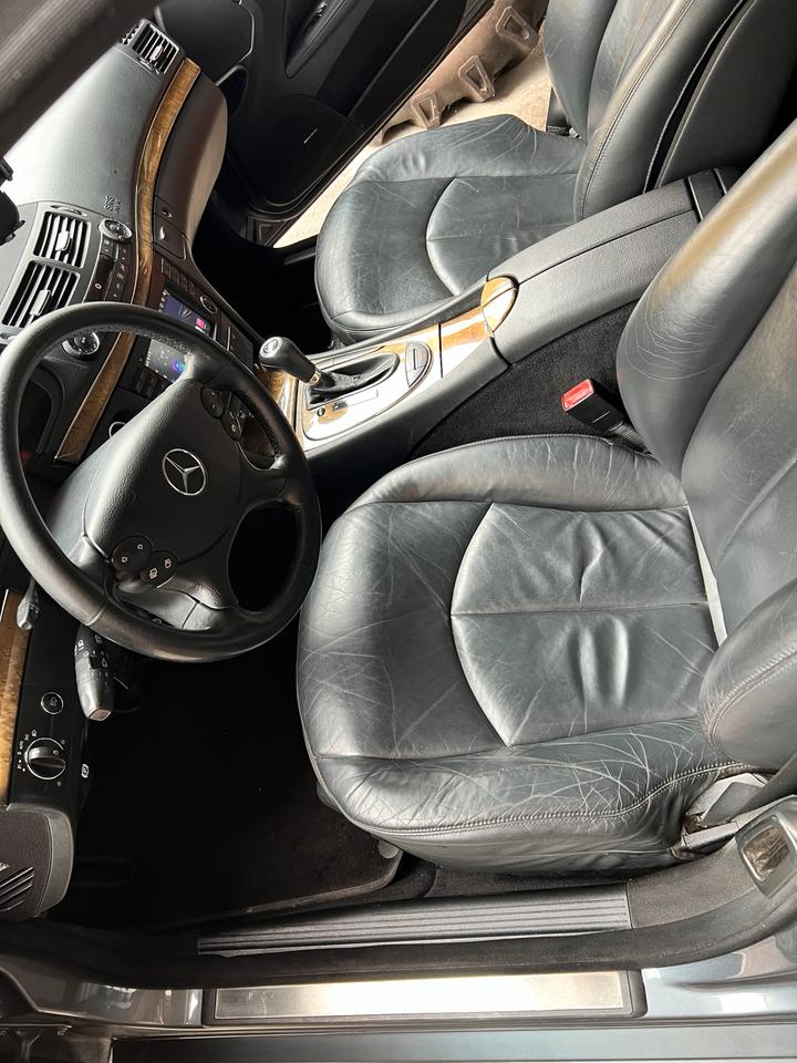 Mercedes Benz E 320 2006 — photo 14