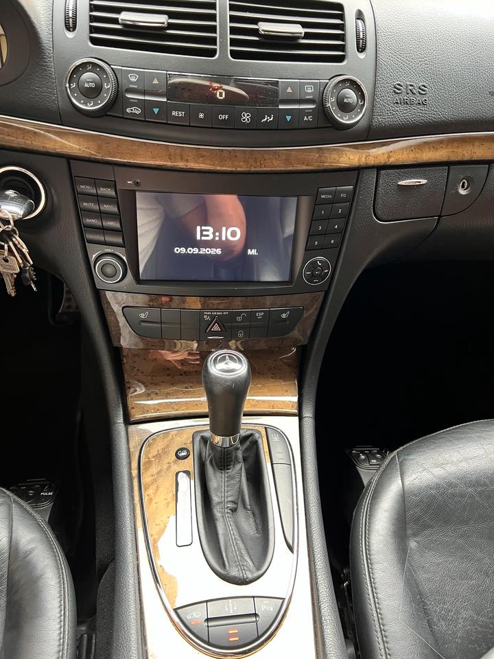 Mercedes Benz E 320 2006 — photo 17