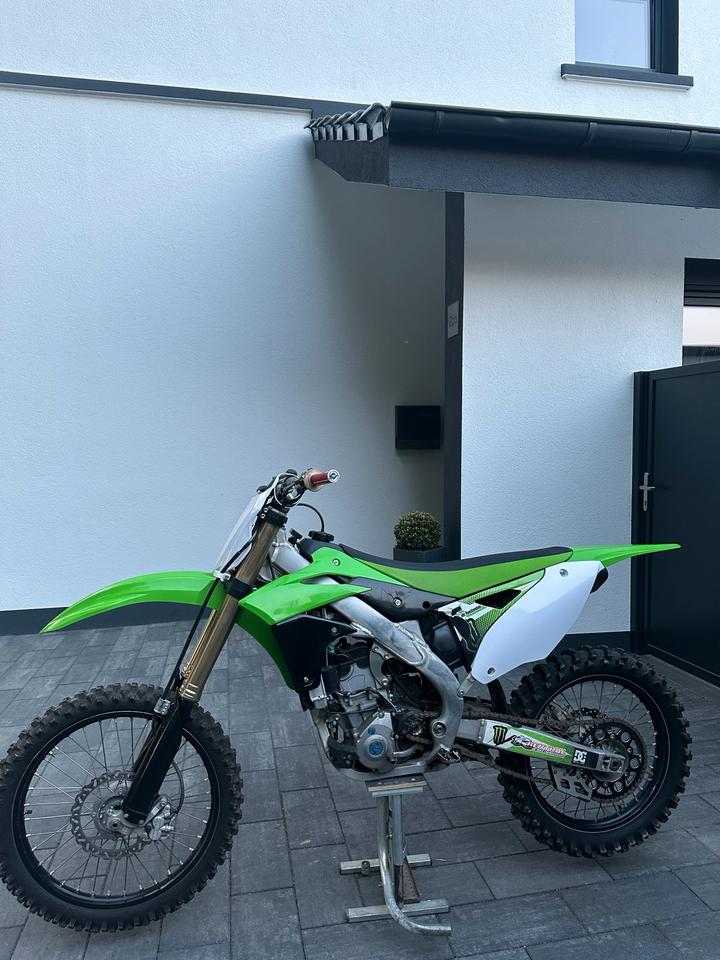 Kawasaki kx 250 Motocross 2014 — вигляд ззаду