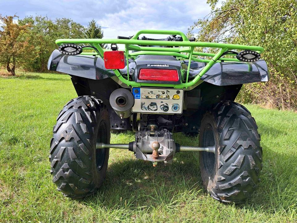 Kawasaki KVF 650 4x4 Brute Force mit AHK und Seilwinde 2010 — engine 650 ccm
