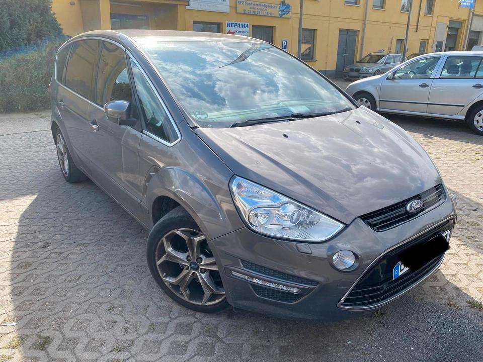 Ford Gelöscht • Ford S-Max 2.2l tdci 2011 — rear view