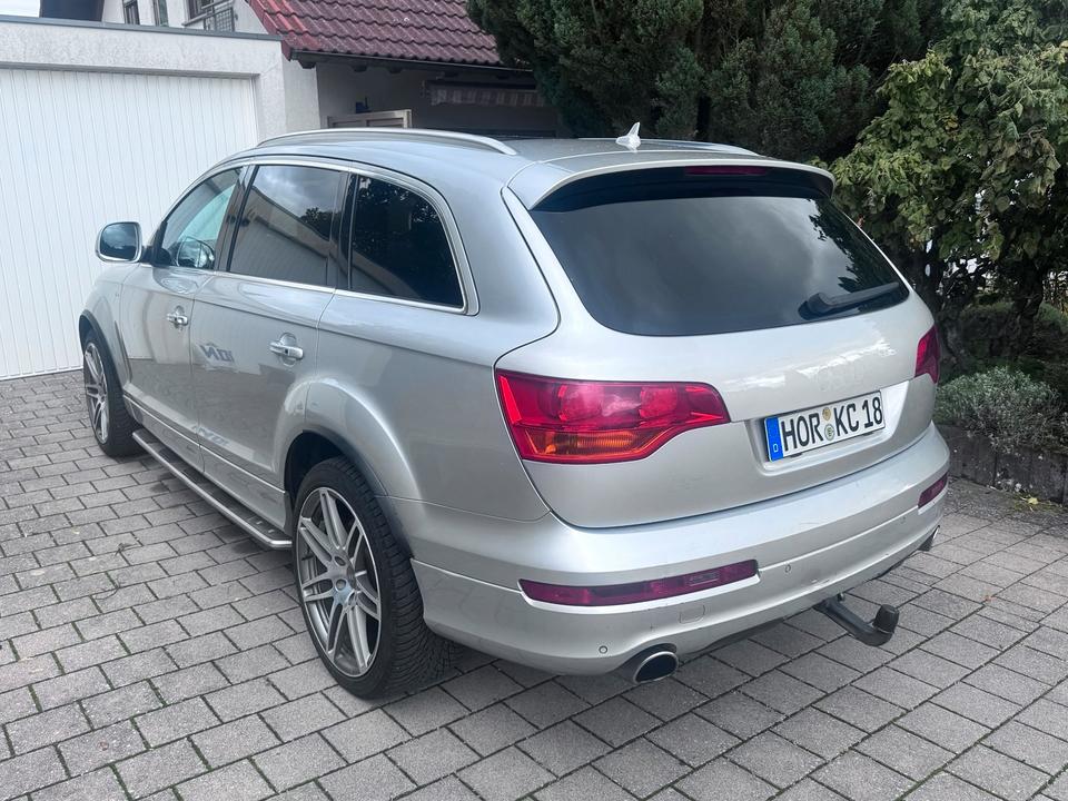 Audi Q7 2008 — вигляд ззаду