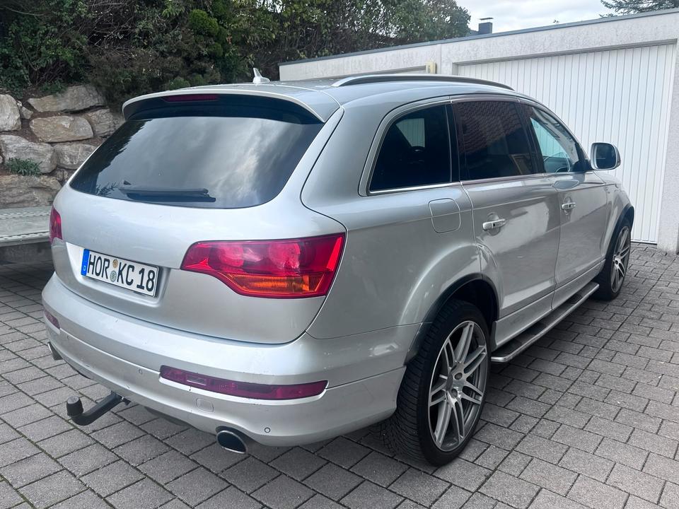 Audi Q7 2008 — салон