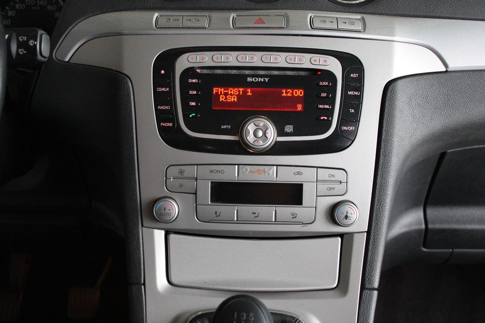 Ford S-Max 2008 — photo 15