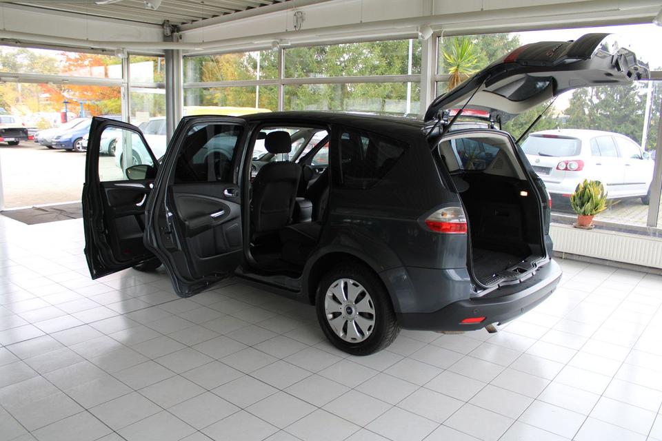 Ford S-Max 2008 — photo 16