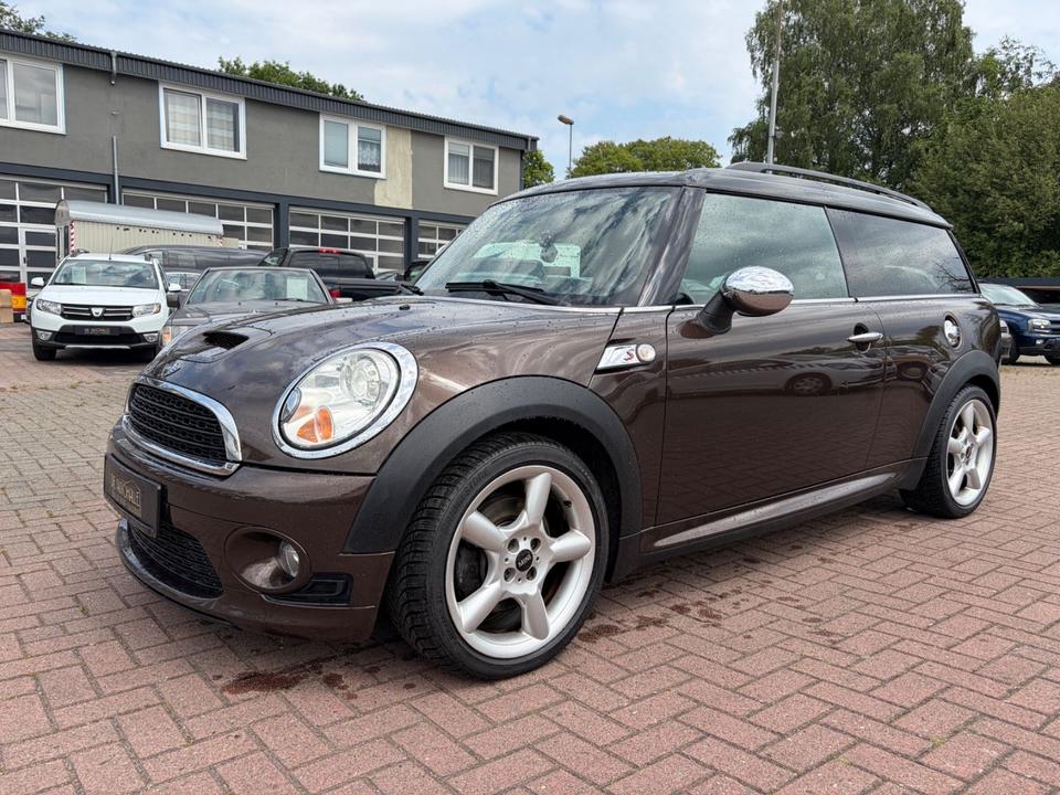 Mini Cooper S Clubman 2010 — rear view