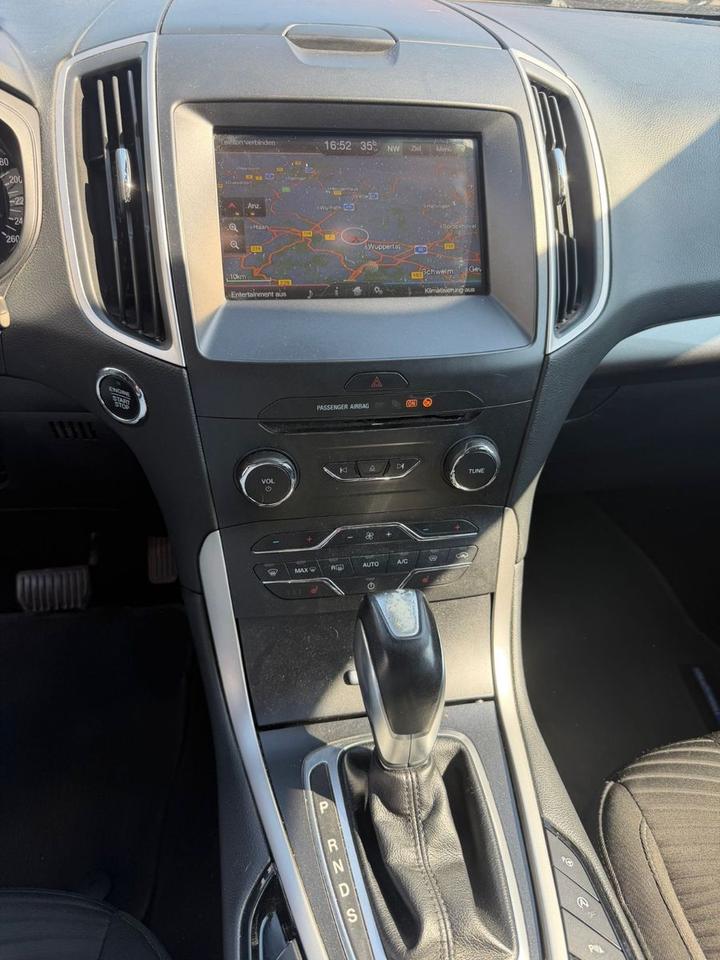 Ford S-Max 2015 — фото 16