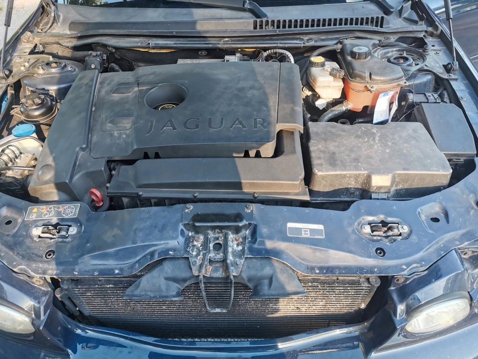 Jaguar S Type 2010 — photo 10