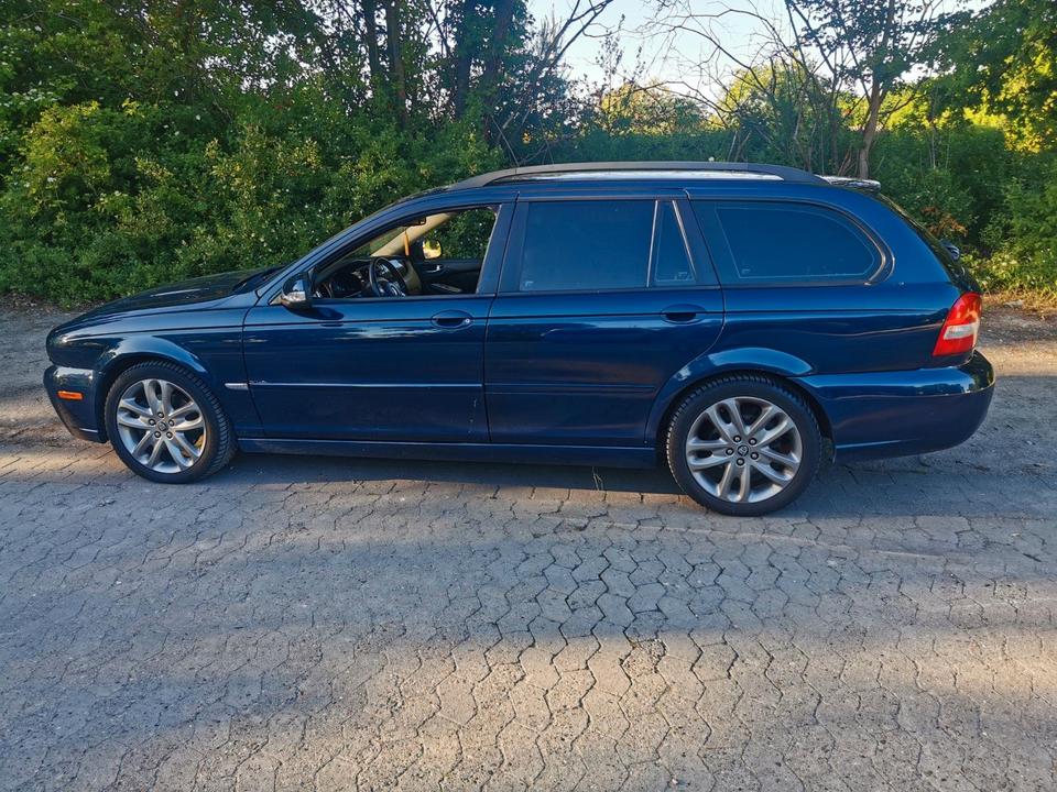Jaguar S Type 2010 — photo 14