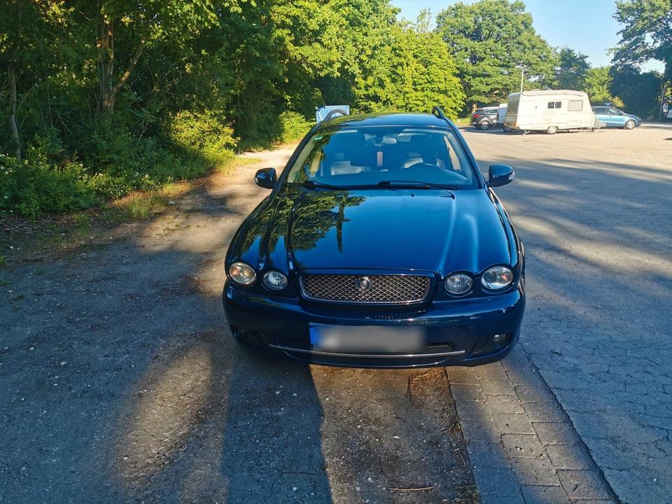 Jaguar S Type 2010 — rear view