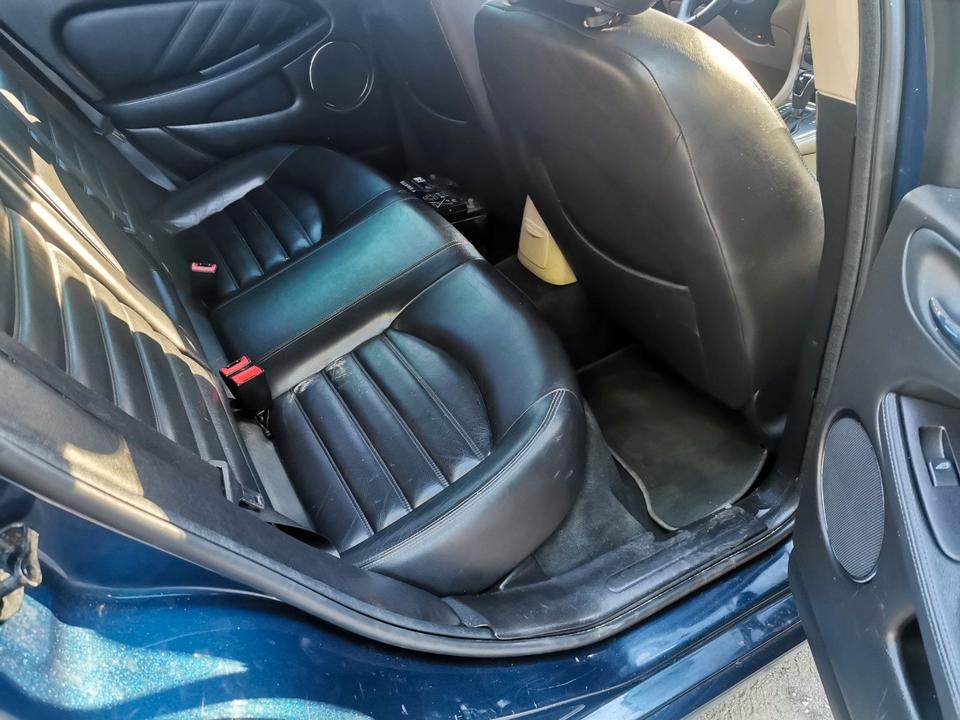 Jaguar S Type 2010 — engine
