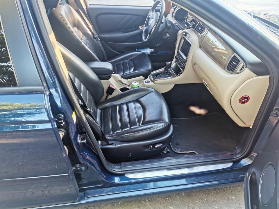 Jaguar S Type 2010 — photo 5