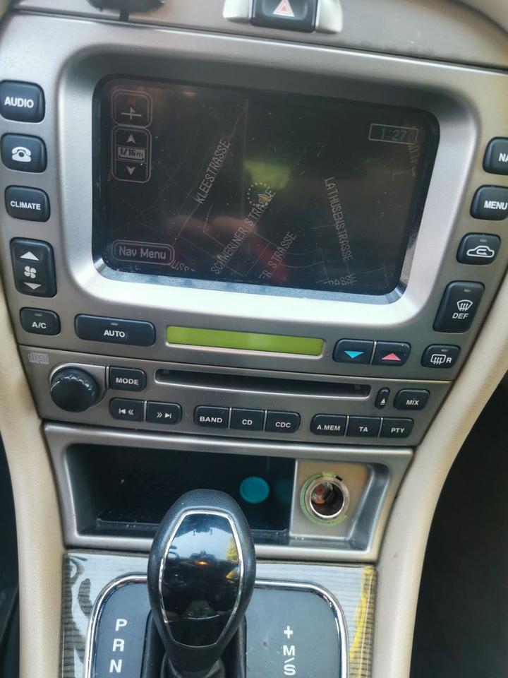 Jaguar S Type 2010 — photo 6