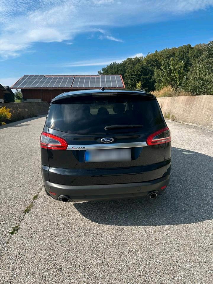 Ford S-Max 2011 — rear view