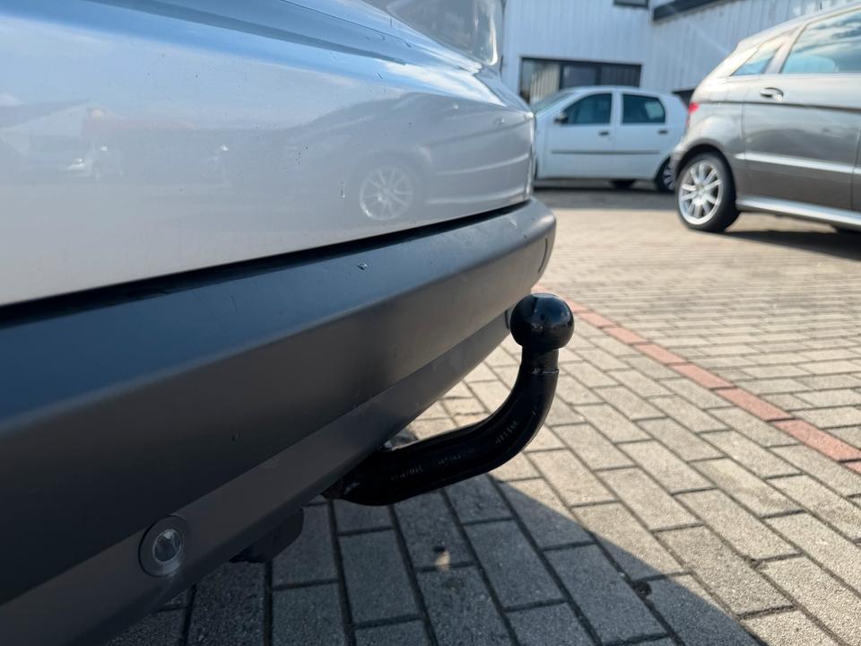Ford S-Max 2011 — photo 10