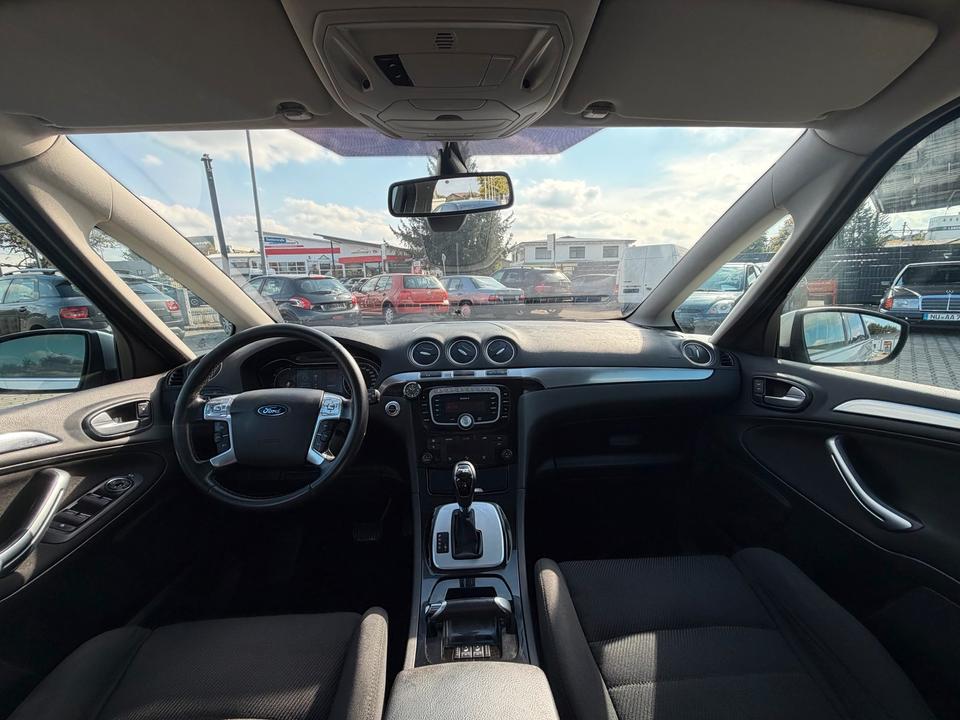 Ford S-Max 2011 — photo 12