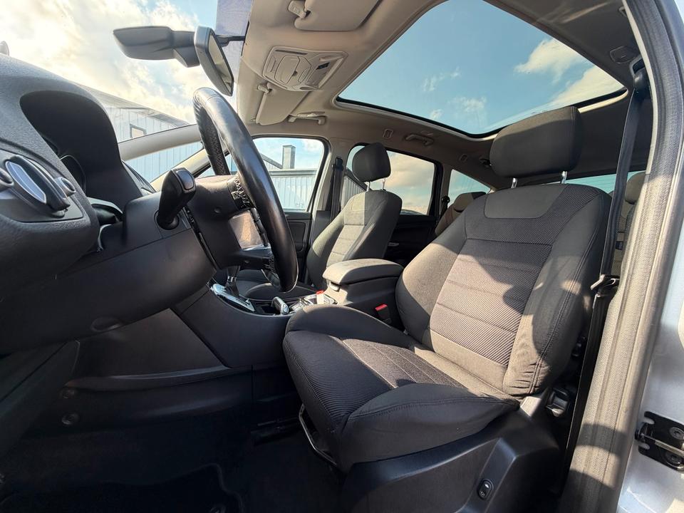 Ford S-Max 2011 — photo 13