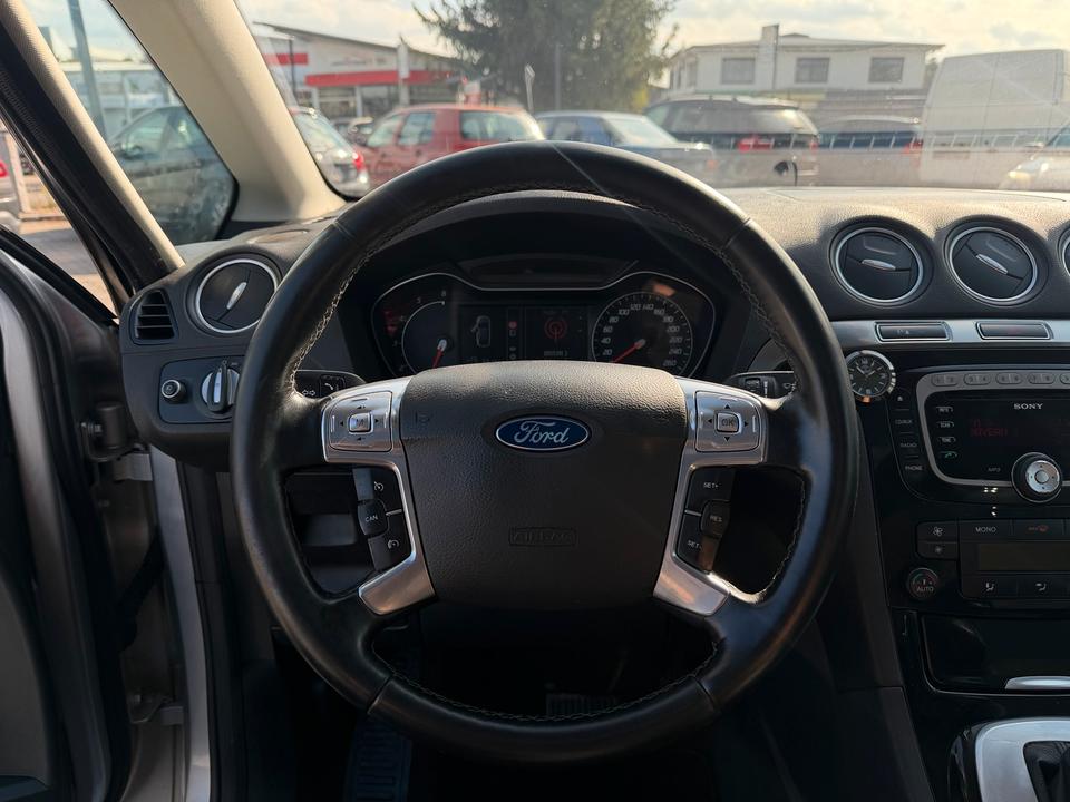 Ford S-Max 2011 — photo 15