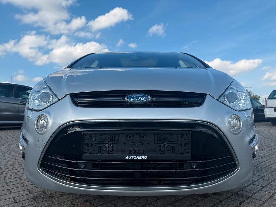 Ford S-Max 2011 — rear view